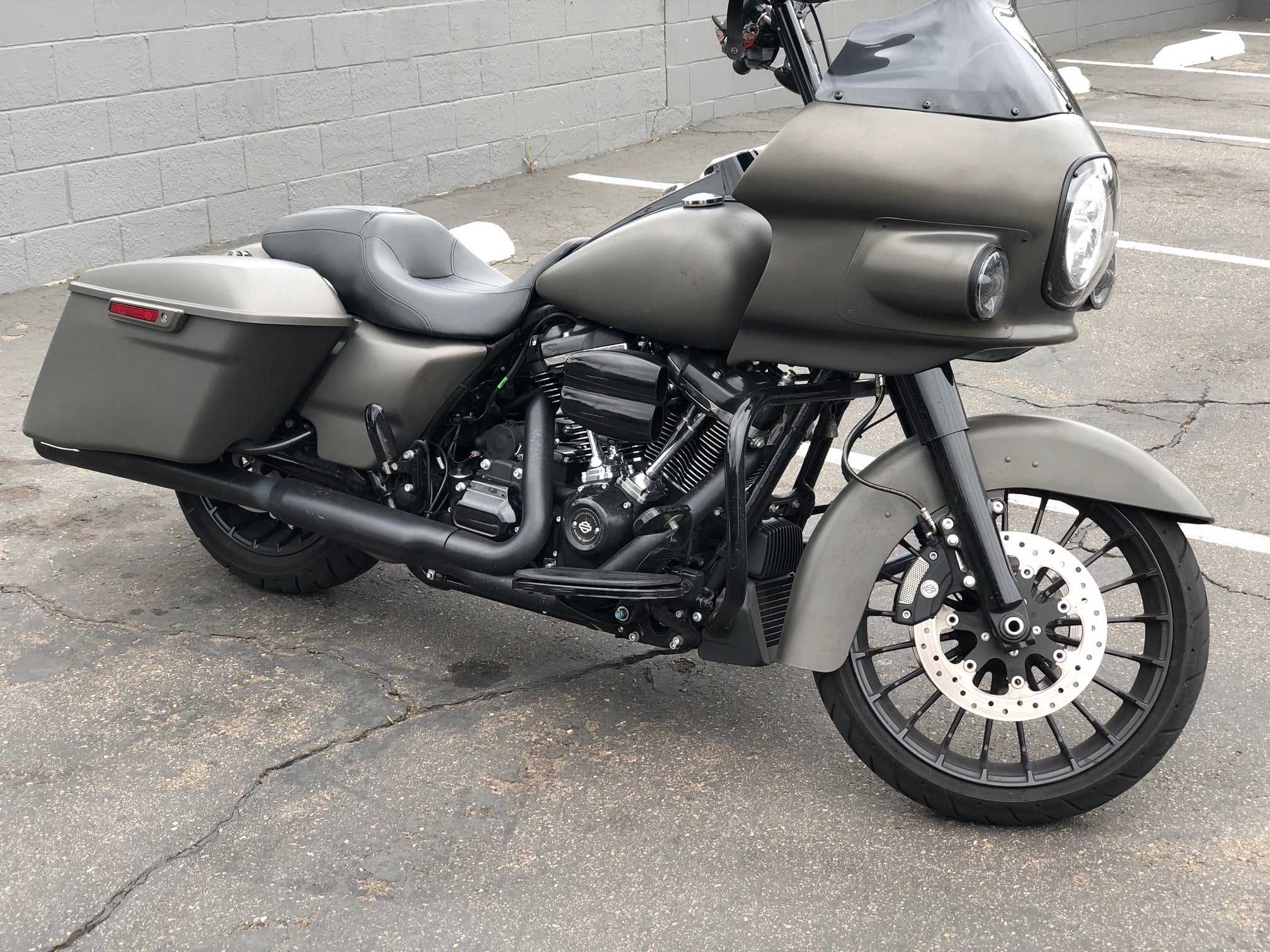 Gloss Black MoFlow Air Cleaner for Harley Davidson Motorcycles